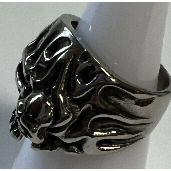 Jewelry Ring New Stainless Steel Skull 10 mm Biker Silver Tone Never Rust S-7.75 - Picture 3 of 5